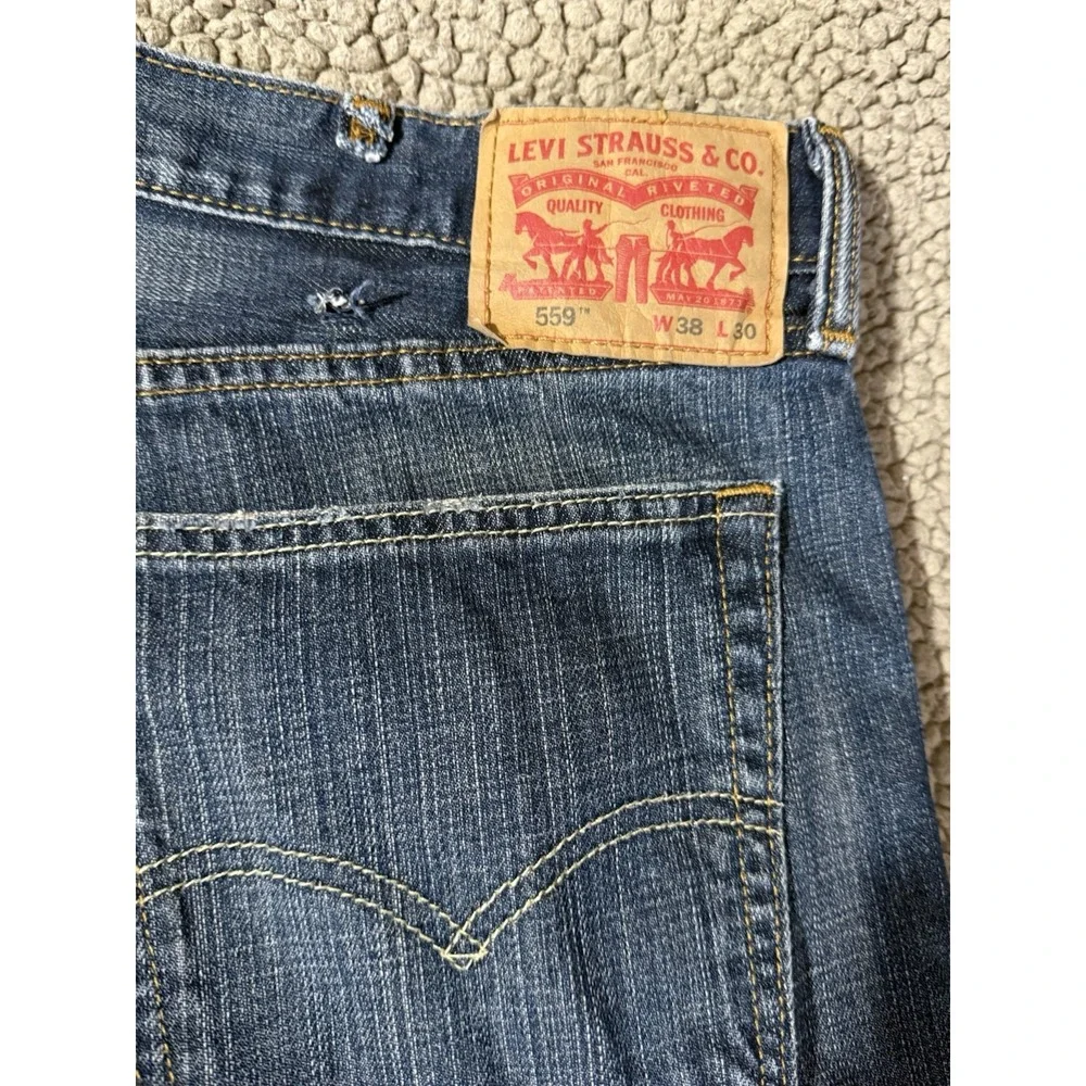 Levi's 559 Jeans Men's 38x30 Blue Light Wash Denim Relaxed Fit Straight Leg